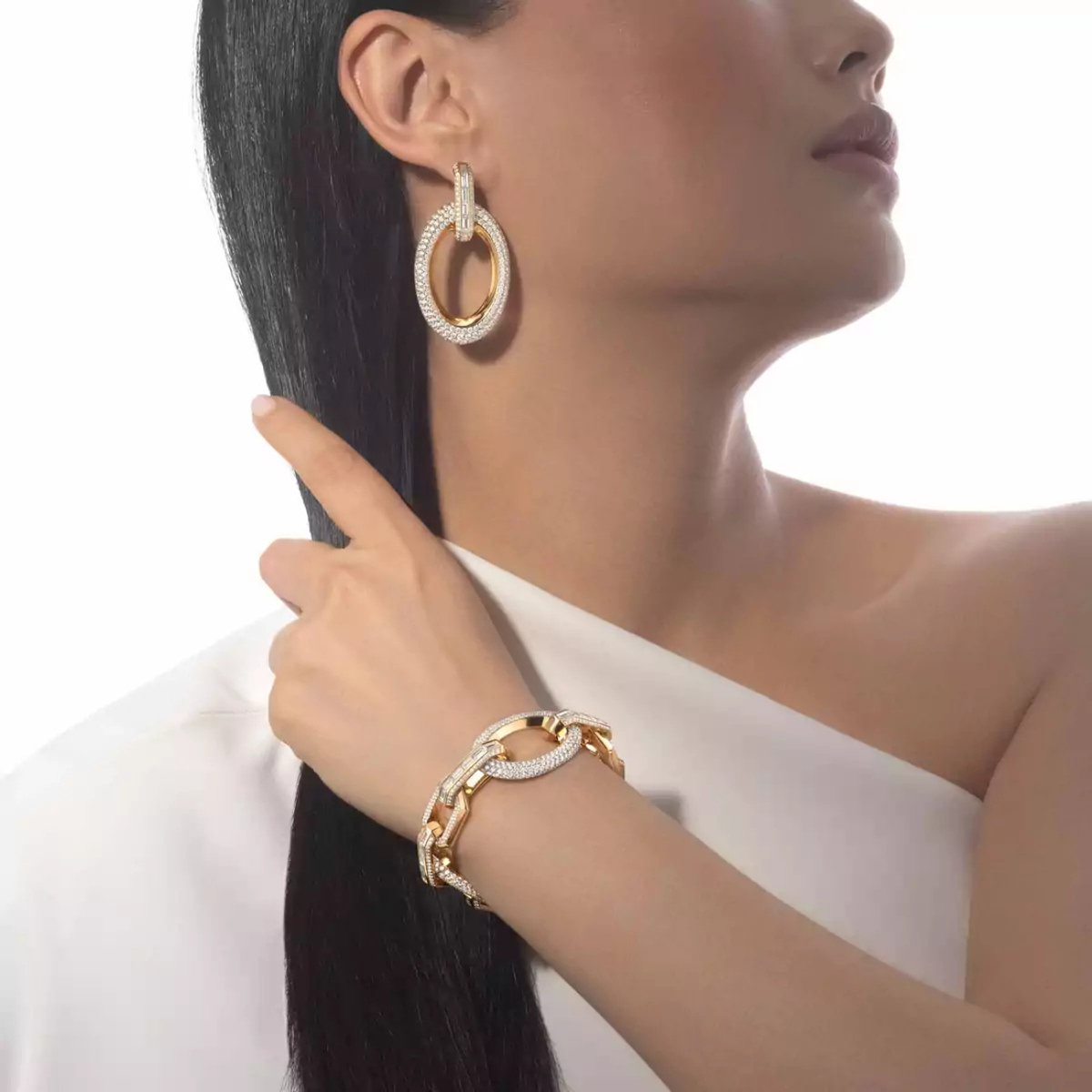 Messika Jewelry - Groove 18K Yellow Gold Diamond Earrings | Manfredi Jewels