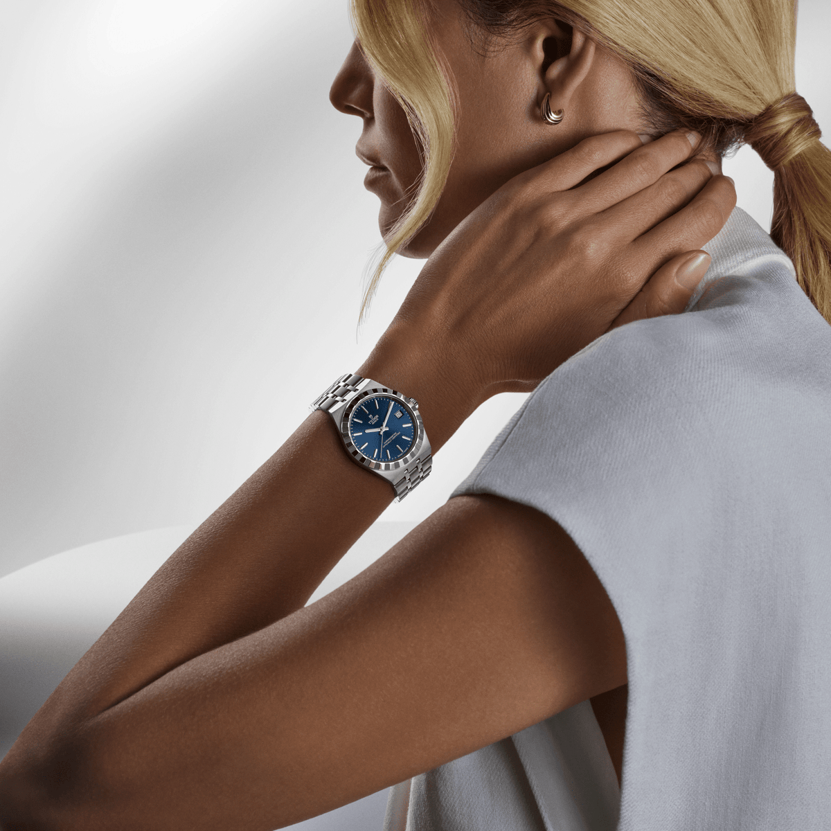 TUDOR Watches - TUDOR ROYAL | Manfredi Jewels