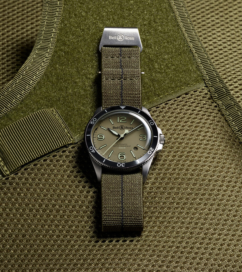 Bell & Ross New Watches - VINTAGE - BR V2 MILITARY GREEN | Manfredi Jewels