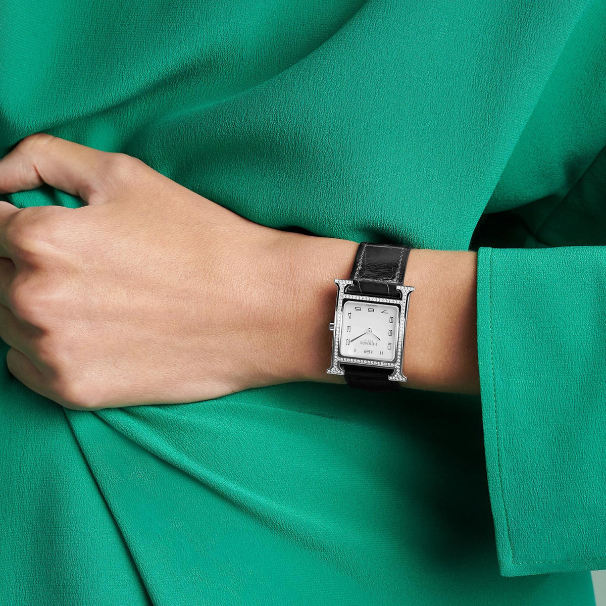 Hermès Watches - HEURE H - MOTHER OF PEARL FEATHER DIAMOND SET MEDIUM WATCH | Manfredi Jewels