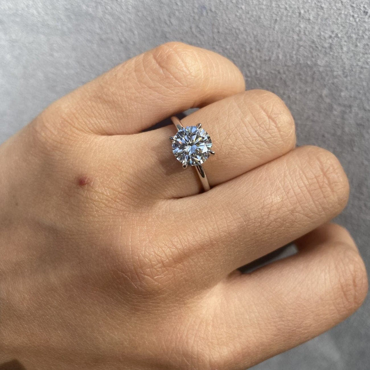 Manfredi Jewels Engagement - Round Cut 2.03 ct Diamond Engagement Ring | Manfredi Jewels