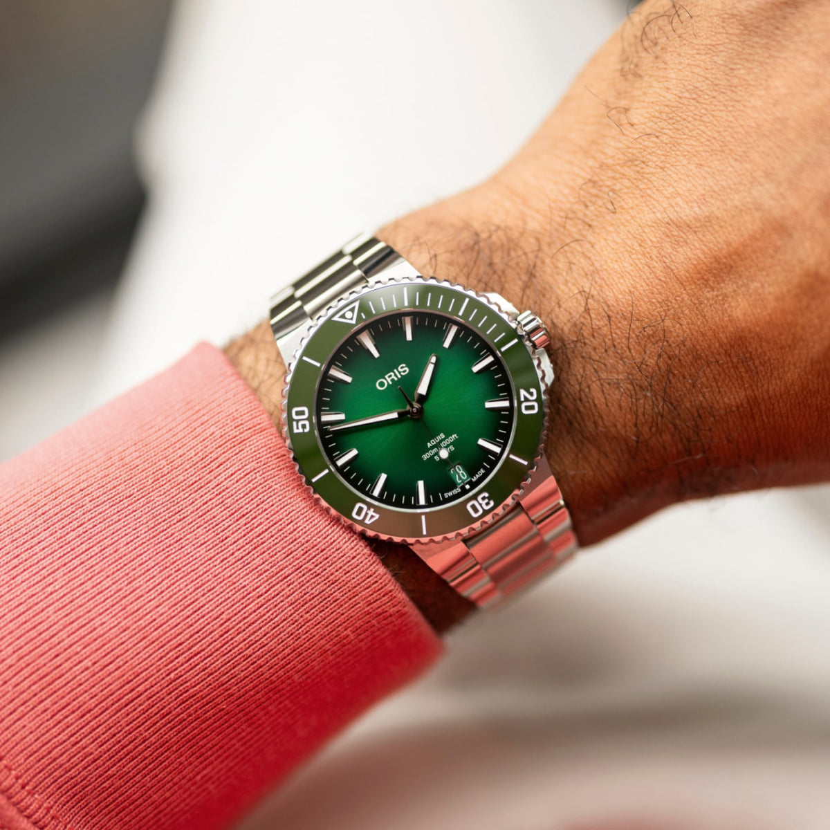 Oris Watches - AQUIS DATE CALIBRE 400 - GREEN | Manfredi Jewels