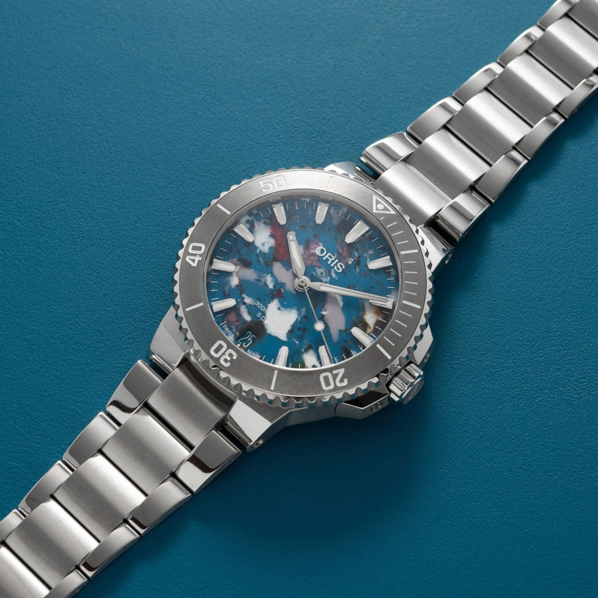 Oris Watches - AQUIS DATE UPCYCLE CALIBRE 400 | Manfredi Jewels