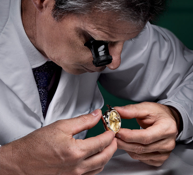 SERVICING YOUR ROLEX THROUGH Manfredi Jewels team