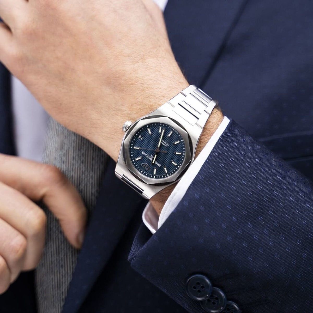 Girard-Perregaux New Watches - LAUREATO 42MM | Manfredi Jewels