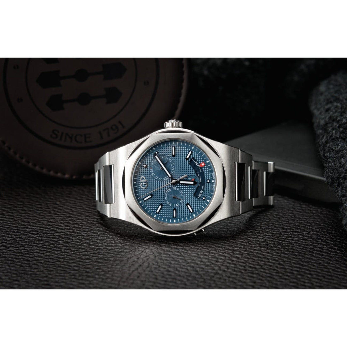 Girard-Perregaux Watches - LAUREATO PERPETUAL CALENDAR (PRE-ORDER) | Manfredi Jewels