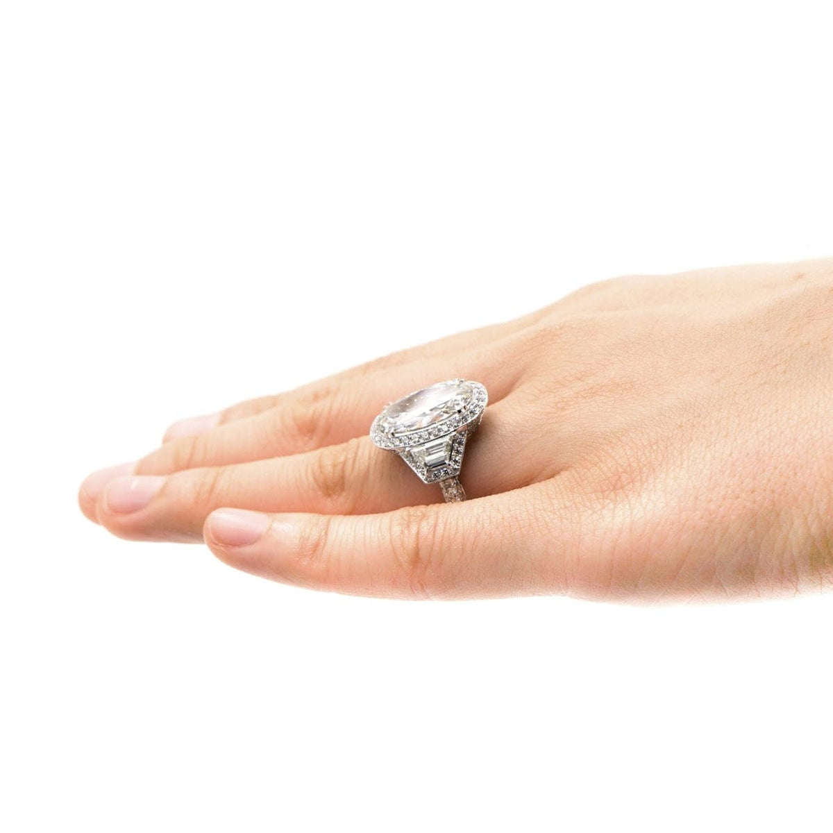 Manfredi Jewels Engagement - GIA Certified 4.34 ct. Oval Diamond Platinum Engagement Ring | Manfredi Jewels
