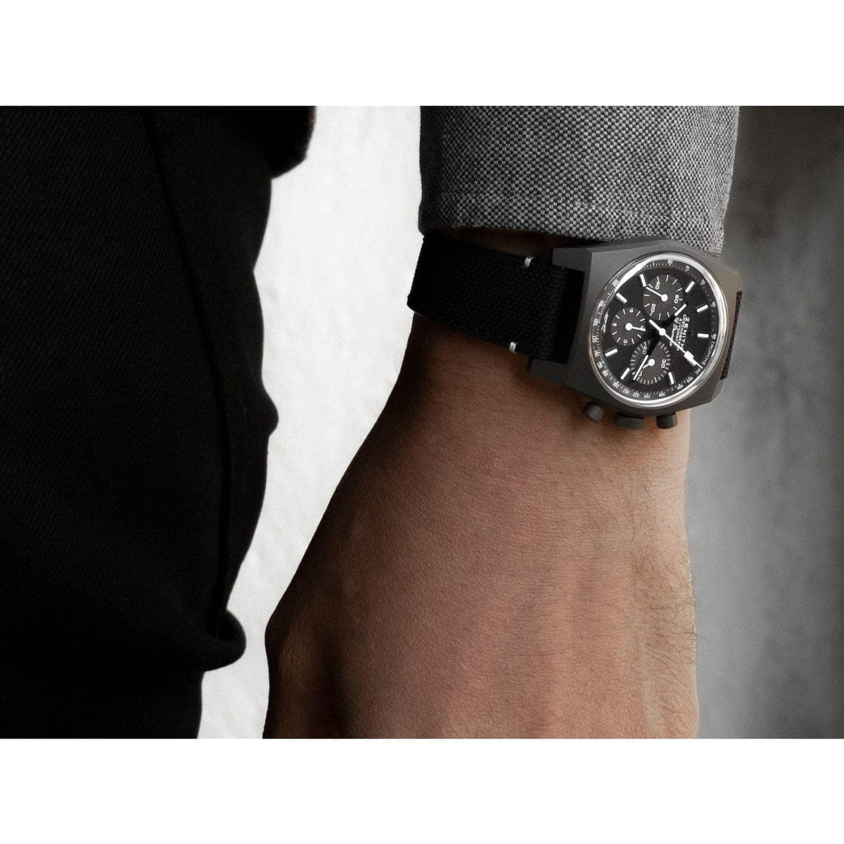 Zenith Watches - CHRONOMASTER - REVIVAL SHADOW | Manfredi Jewels