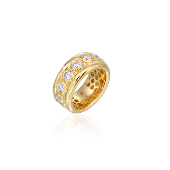 Moonlight 18K Yellow Gold & 7 Diamond Bezel Set Band