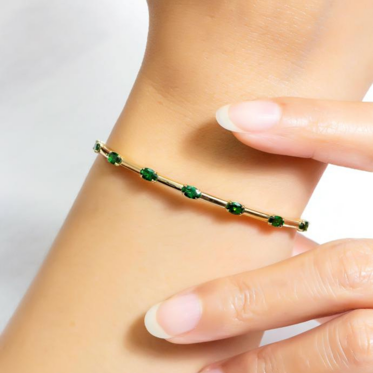 Etho Maria Jewelry - Dolce 18K Yellow Gold Tsavorites Stations Bangle Bracelet | Manfredi Jewels