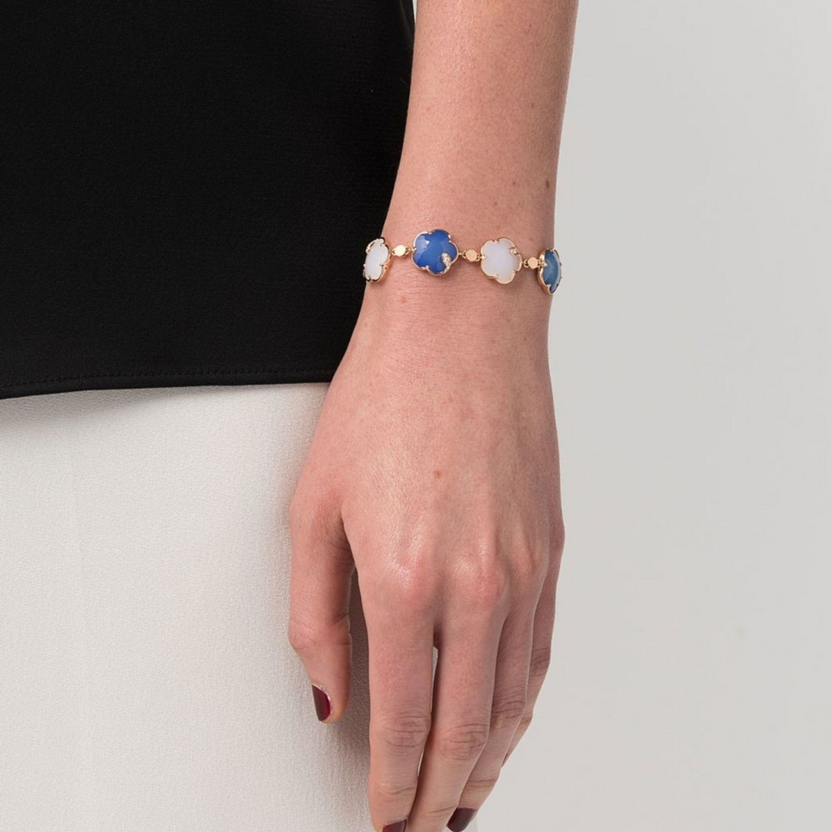 Pasquale Bruni Jewelry - Bon Ton Joli 18K Rose Gold Lapis Lazuli & White Agatee Diamond Flower Bracelet | Manfredi Jewels