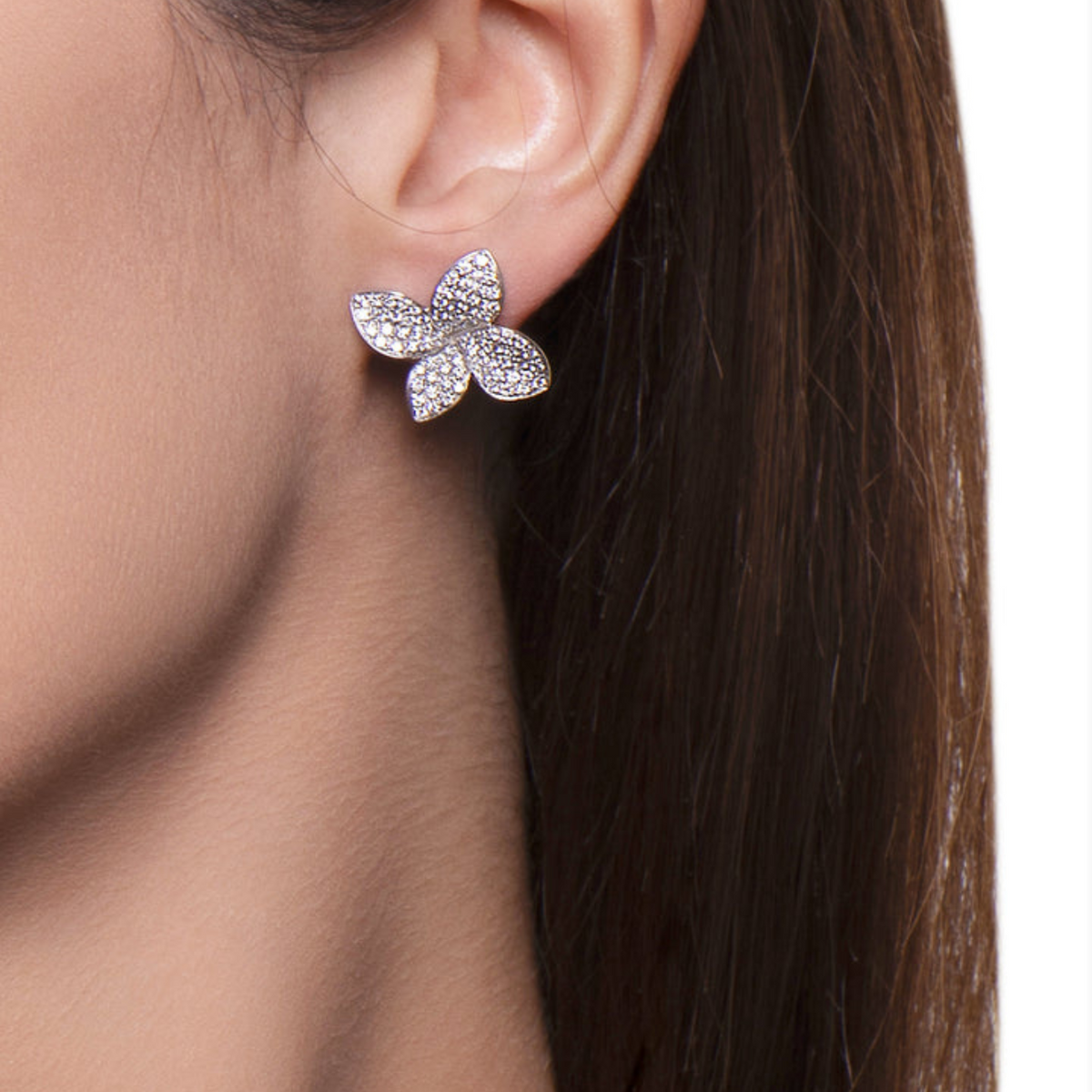 Pasquale Bruni Jewelry - Petit Garden 18K White Gold Pavè Diamond Medium Flower Earrings | Manfredi Jewels
