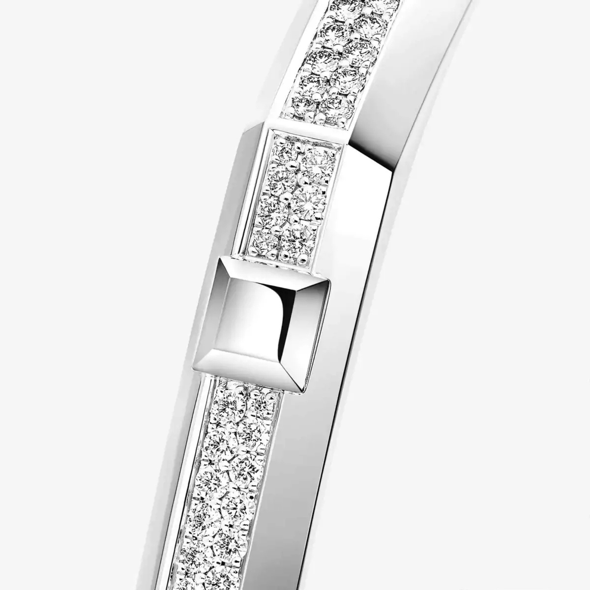 18K White Gold Diamond Pavé Moderniste Bracelet