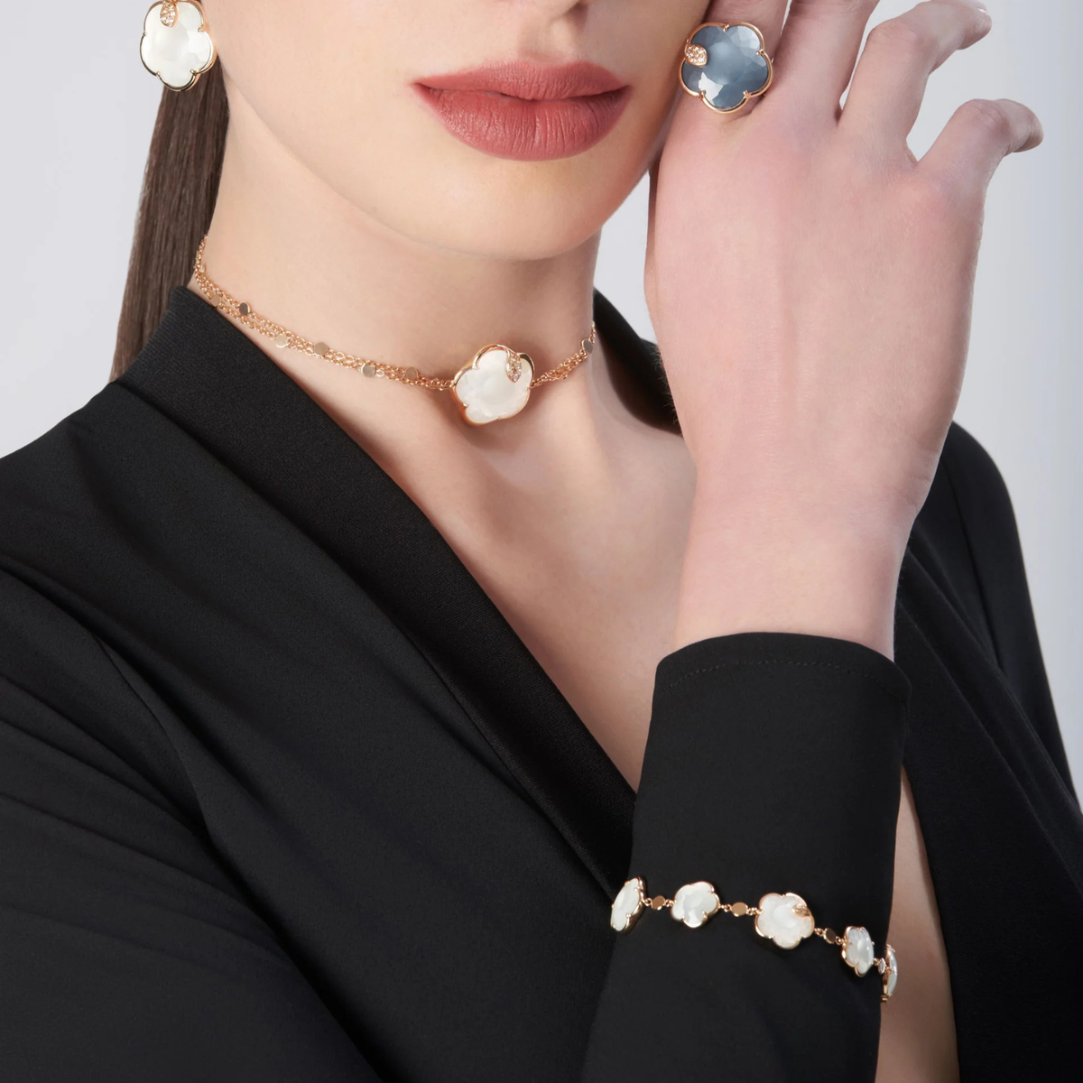 Pasquale Bruni Jewelry - Bon Ton Joli 18K Rose Gold Lunaire Mother of Pearl Diamond Flower Bracelet | Manfredi Jewels