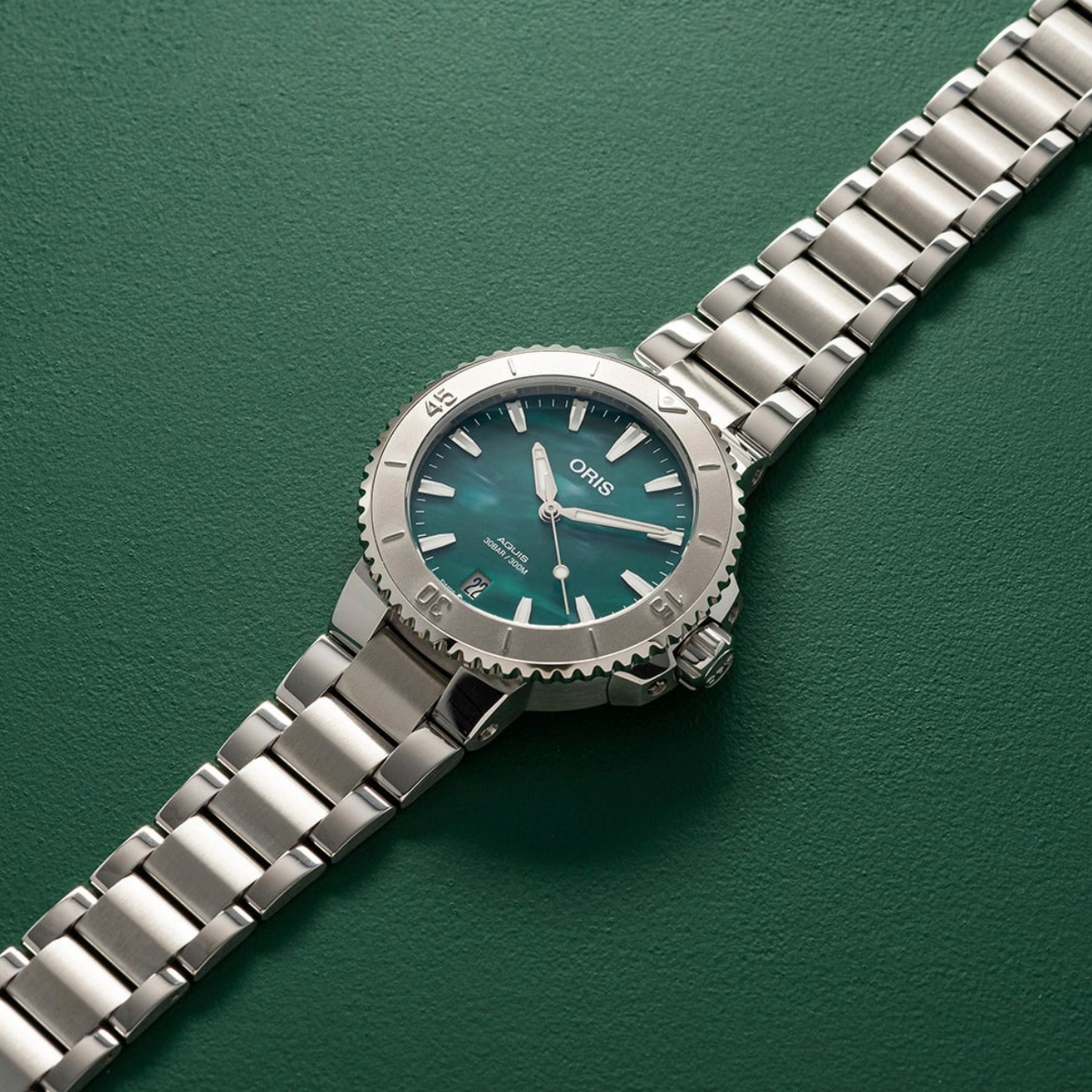 Oris Watches - AQUIS ORIS X BRACENET 36.5MM - GREEN | Manfredi Jewels