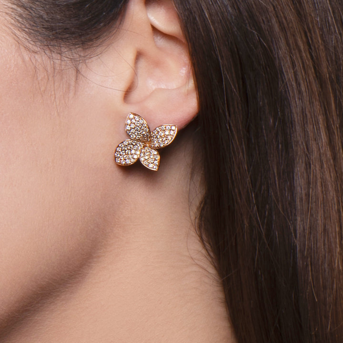Pasquale Bruni Jewelry - Petit Garden 18K Rose Gold Pavé White and Champagne Diamond Medium Flower Earrings | Manfredi Jewels