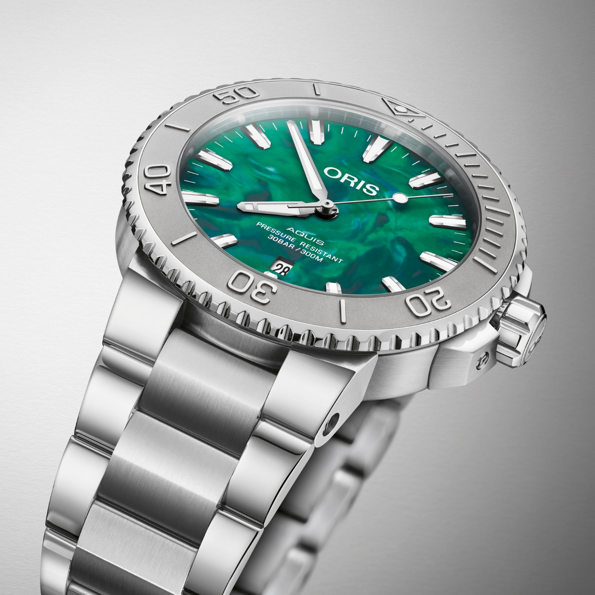 Oris Watches - AQUIS ORIS X BRACENET 43.5MM - GREEN | Manfredi Jewels