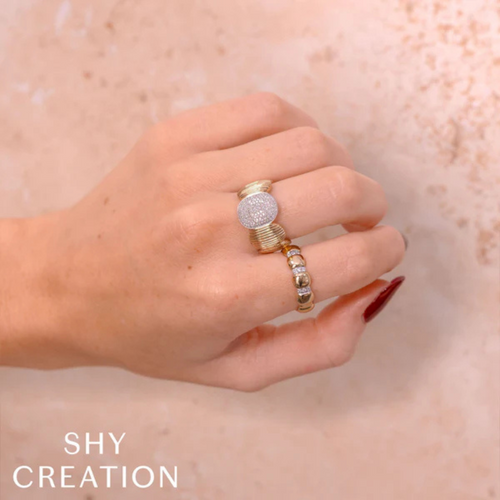 14K Yellow Gold Alternating Diamond Ring