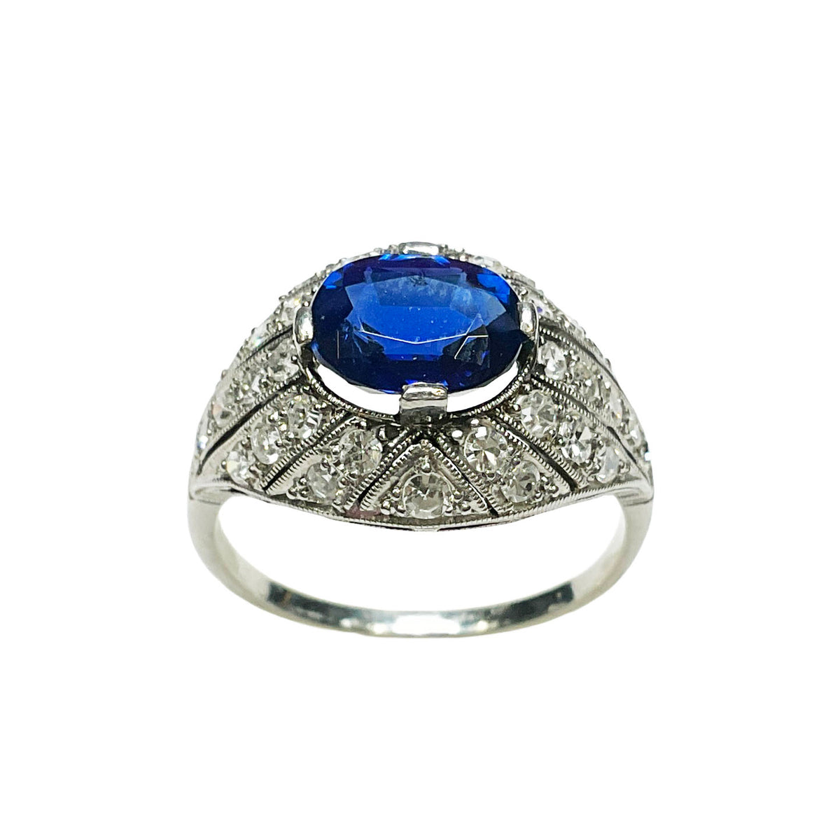 Vintage Oval Blue Sapphire Ring in White Gold