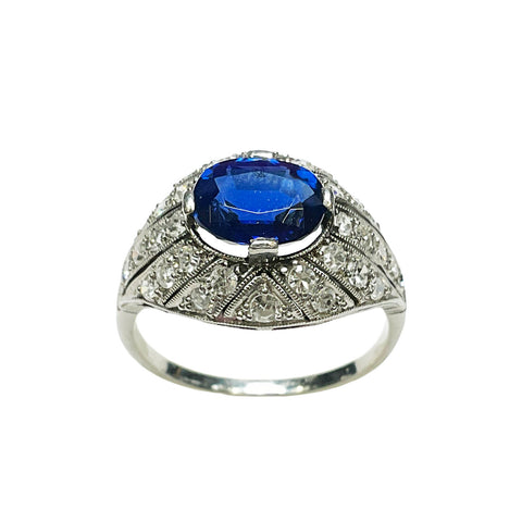 Vintage Oval Blue Sapphire Ring in White Gold