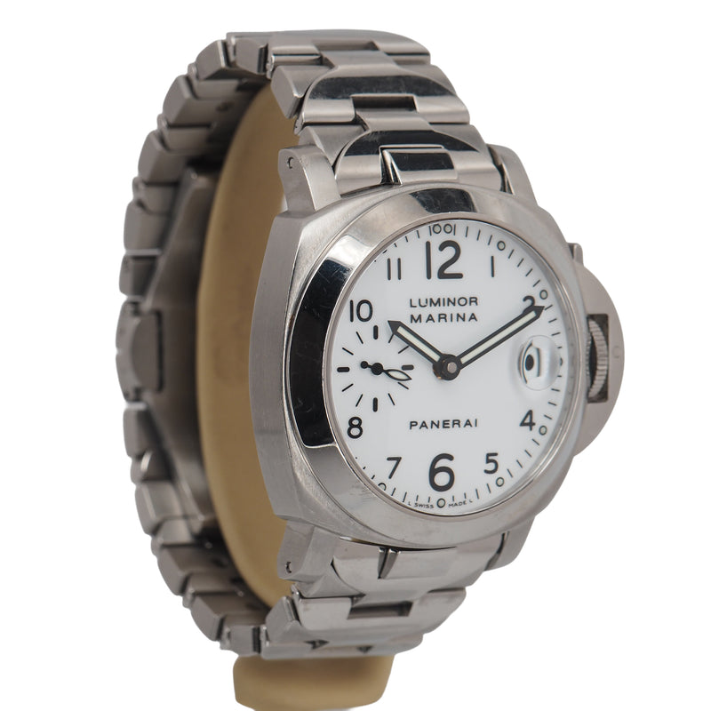 Panerai Luminor Marina Date – Elegant Timepiece display picture 2