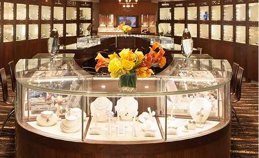 Consign your watch or jewelry with Manfredi Jewels