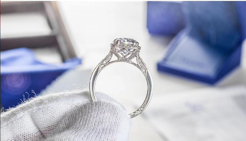 4 Reasons We Prefer Platinum Engagement Rings And Wedding Bands