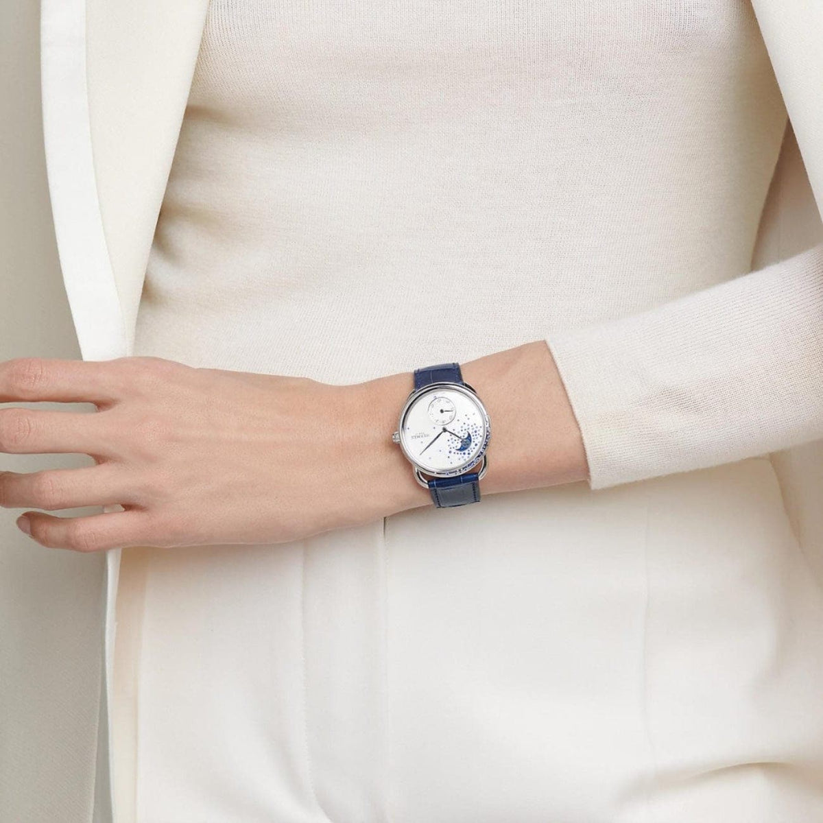 Hermès New Watches - ARCEAU - MOTHER OF PEARL MOON PHASE PETITE LUNE DIAMOND & SAPPHIRE LARGE WATCH | Manfredi Jewels