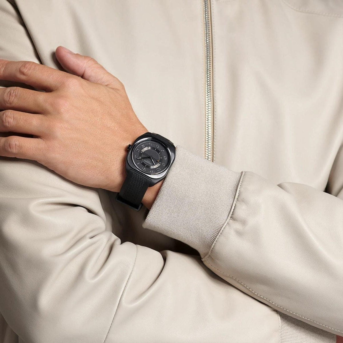 Hermès New Watches - H08 - GRAPHENE SUNBURST GRAINED EXTRA LARGE WATCH | Manfredi Jewels