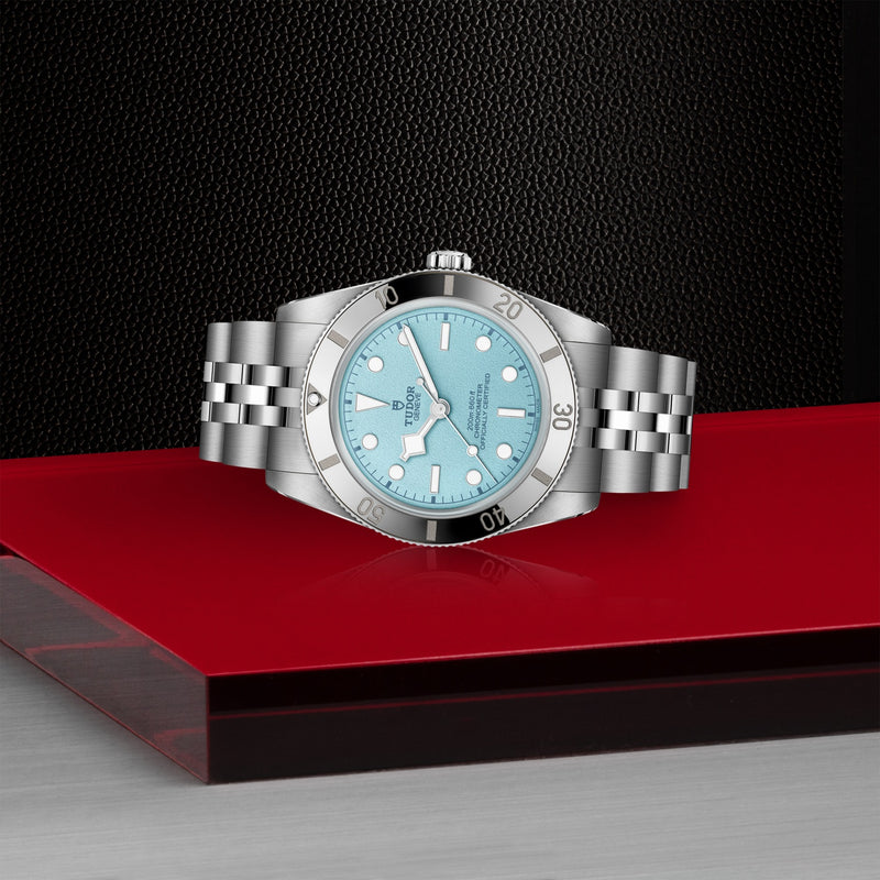 BLACK BAY 54 "LAGOON BLUE" M79000-0001