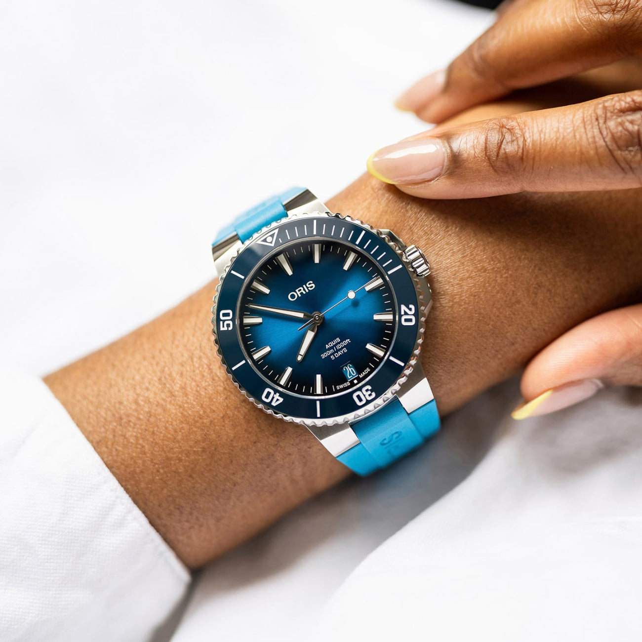 Oris Aquis Date Calibre 400 - Blue - Watches | Manfredi Jewels