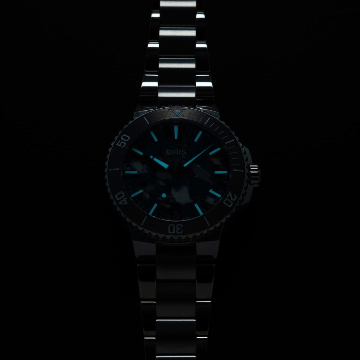 Oris Watches - AQUIS DATE UPCYCLE CALIBRE 400 | Manfredi Jewels