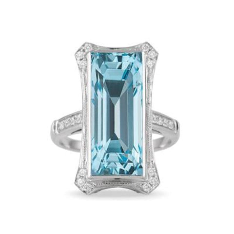 18K WHITE GOLD DIAMOND RING WITH LIGHT BLUE TOPAZ CENTER