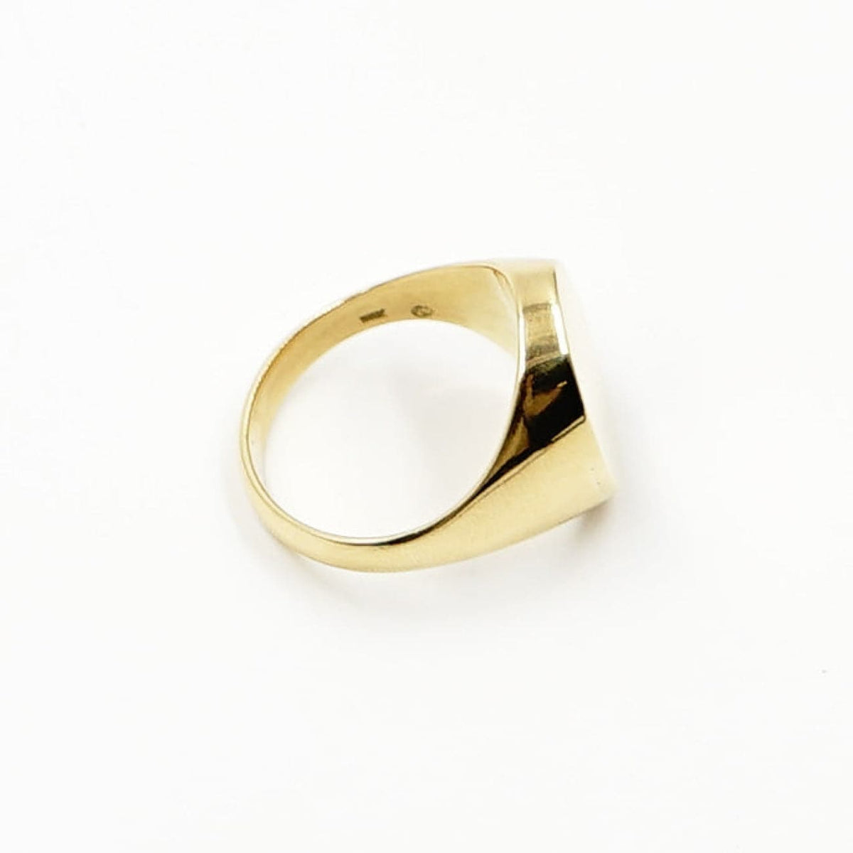 Estate Jewelry Estate Jewelry - 14K Yellow Gold Oval Signet Ring | Manfredi Jewels