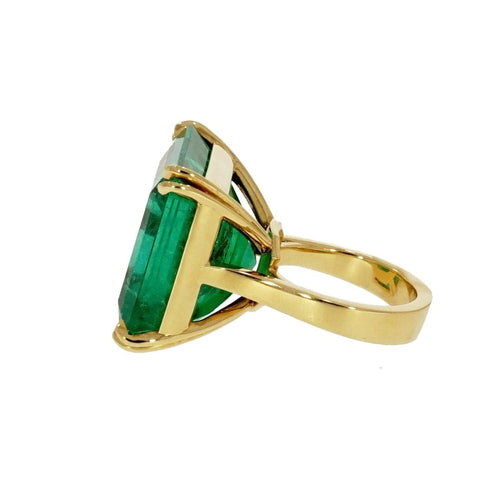 Estate Jewelry - Colombian Emerald Yellow Gold Ring | Manfredi Jewels