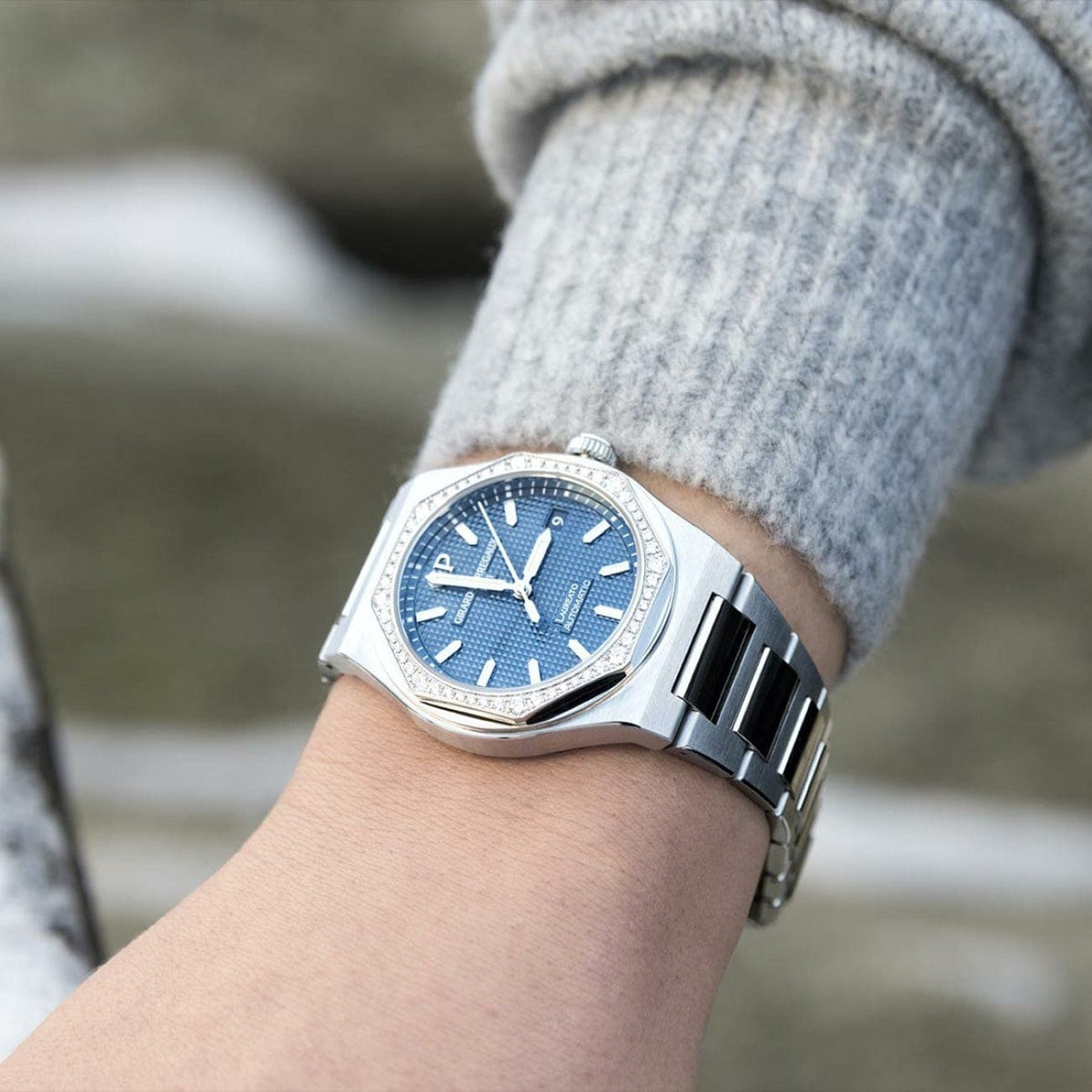 Girard-Perregaux Watches - Laureato 34 MM | Manfredi Jewels