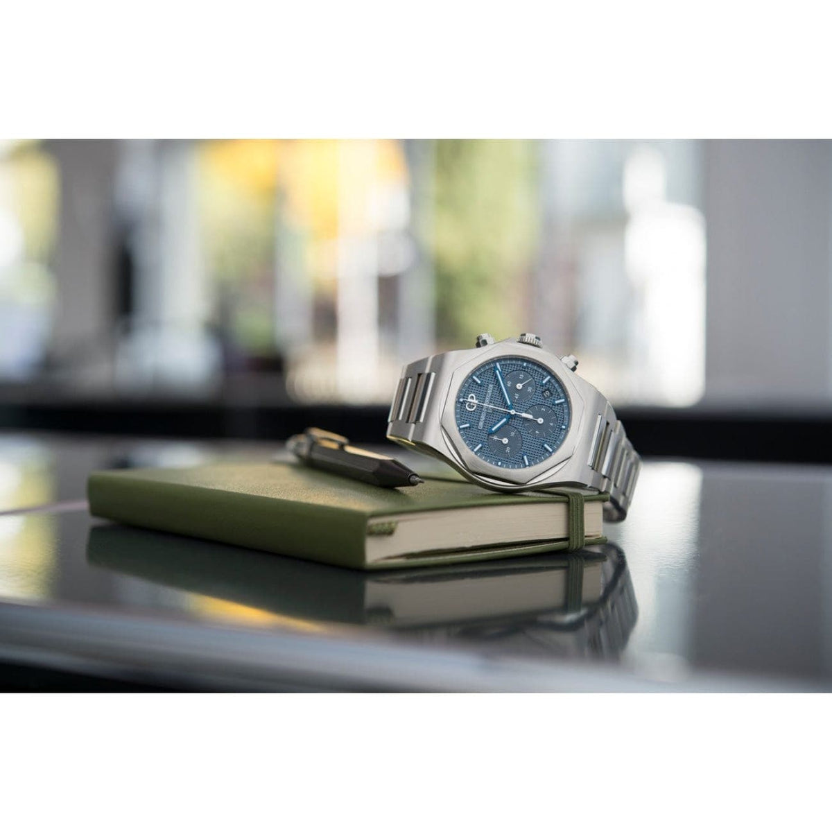 Girard-Perregaux Watches - Laureato Chronograph 42 MM | Manfredi Jewels