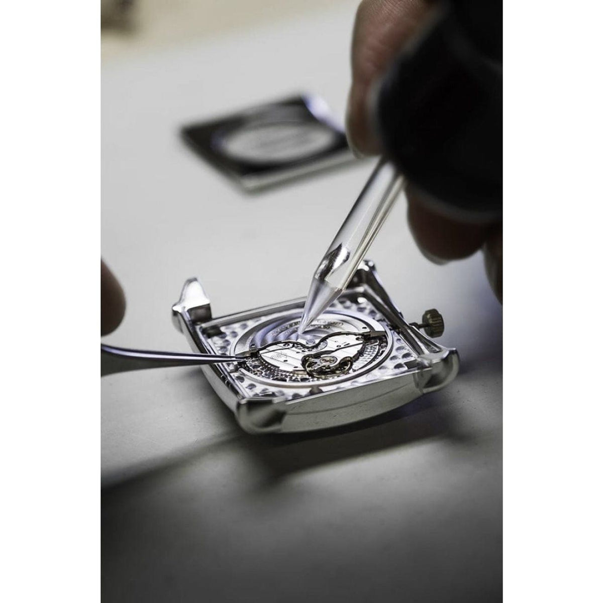 Girard-Perregaux Watches - VINTAGE 1945 XXL LARGE DATE AND MOON PHASES (PRE-ORDER) | Manfredi Jewels