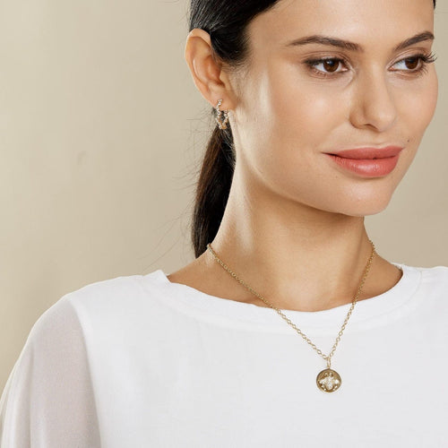 Syna Jewelry - Jardin Bee Charm Pendant | Manfredi Jewels